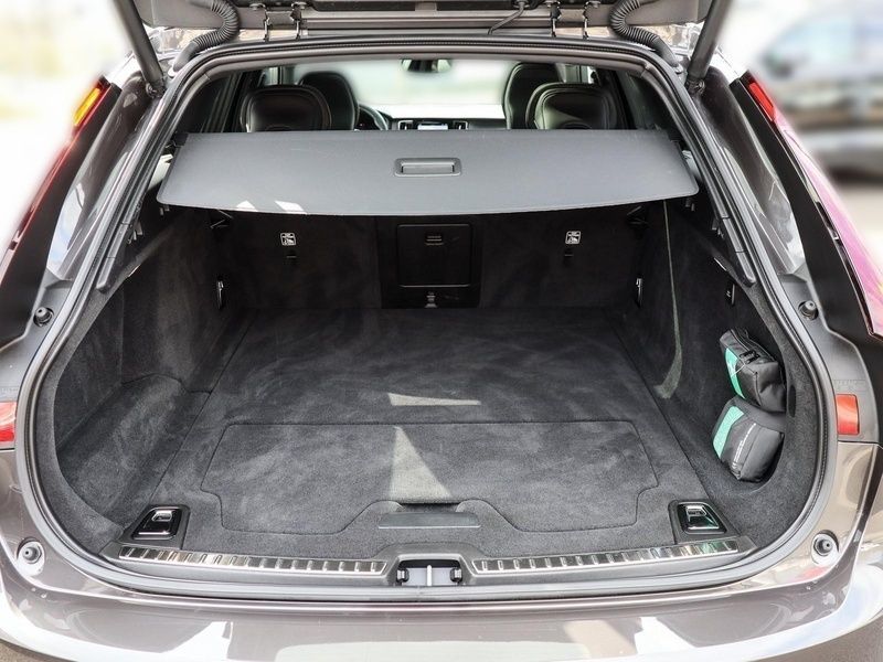 Gebraucht Volvo V90 Plus 197 PS (144 kW) 2023 Grau Kombi