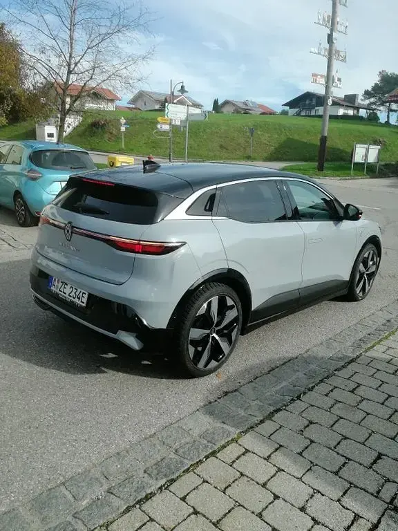 Gebraucht Renault Megane E-Tech Komfort 160 kW (218 PS) 2022 Grau Limousine