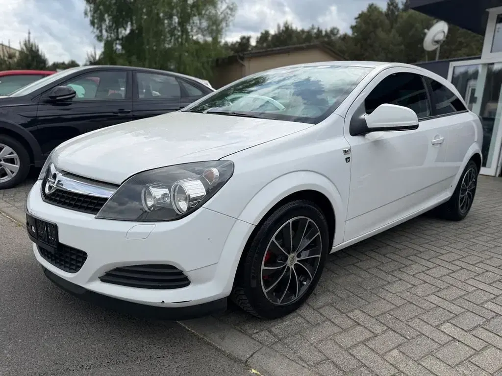Gebraucht Opel Astra GTC Edition 90 PS (66 kW) 2010 Weiß