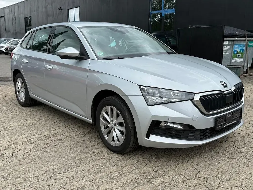 Gebraucht Skoda Scala Ambition 110 PS (80 kW) 2023 Silber Kleinwagen