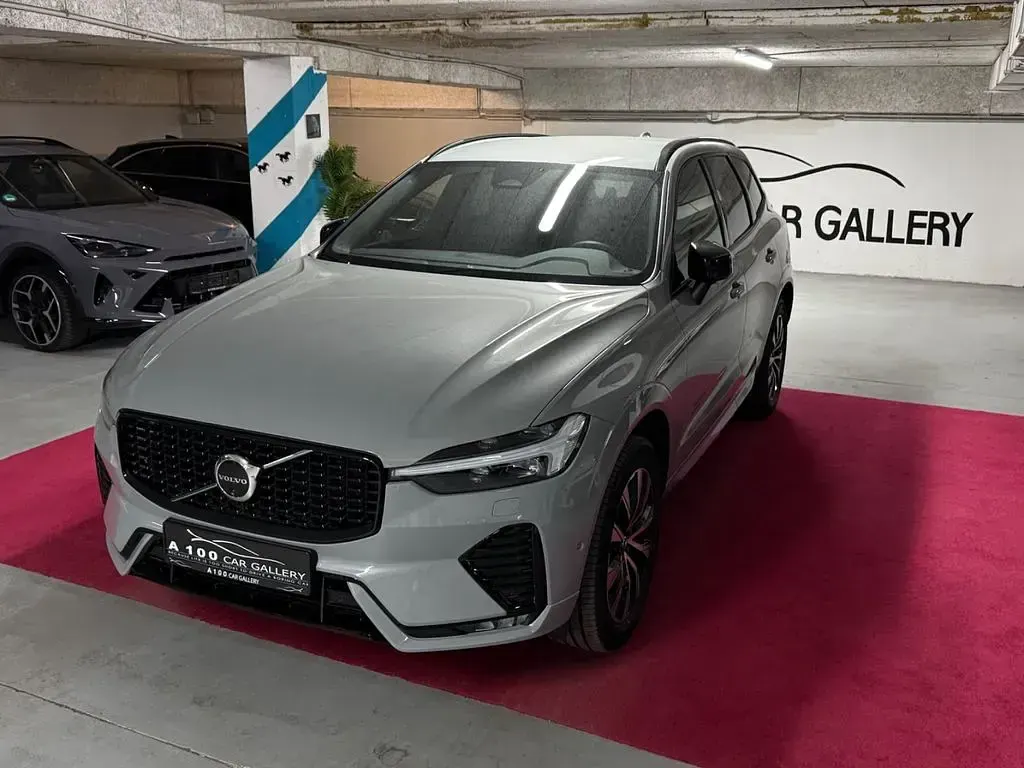 Second-hand Volvo XC60 Plus 250 CP (183 kW) 2025 Gri SUV