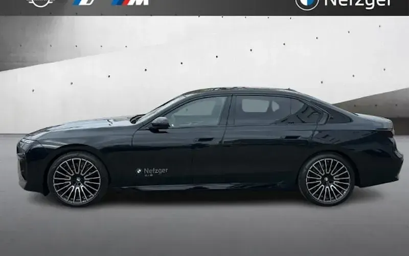 Gebraucht BMW 740 Shadowline 299 PS (219 kW) 2025 Schwarz Limousine