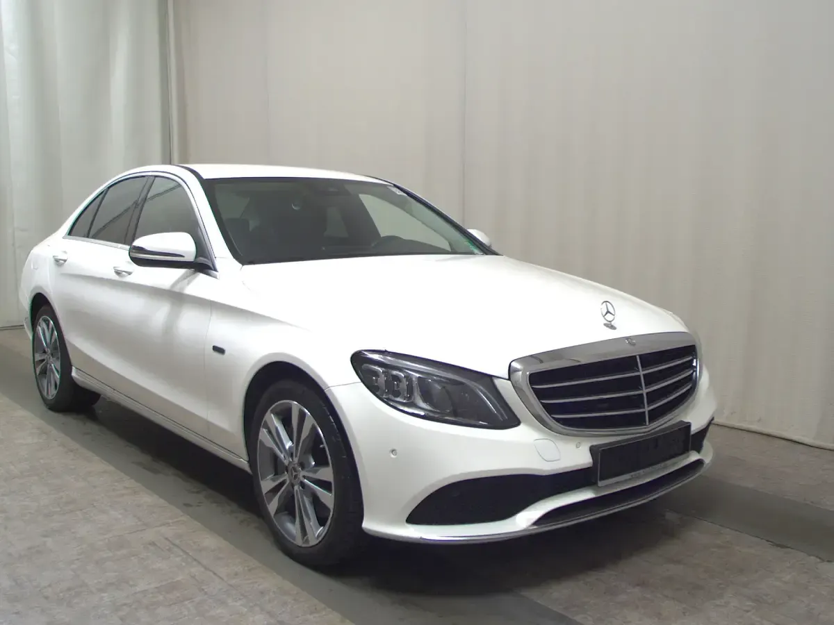 Gebraucht Mercedes C300e Exclusive 306 PS (225 kW) 2021 Polarweiss  unilack Limousine