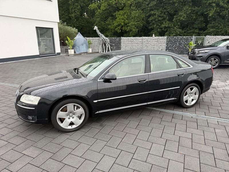 Schwarz Gebraucht 2007 Audi A8 Comfort Limousine | 8.500 € (Fairer Preis) - Bild 1/4