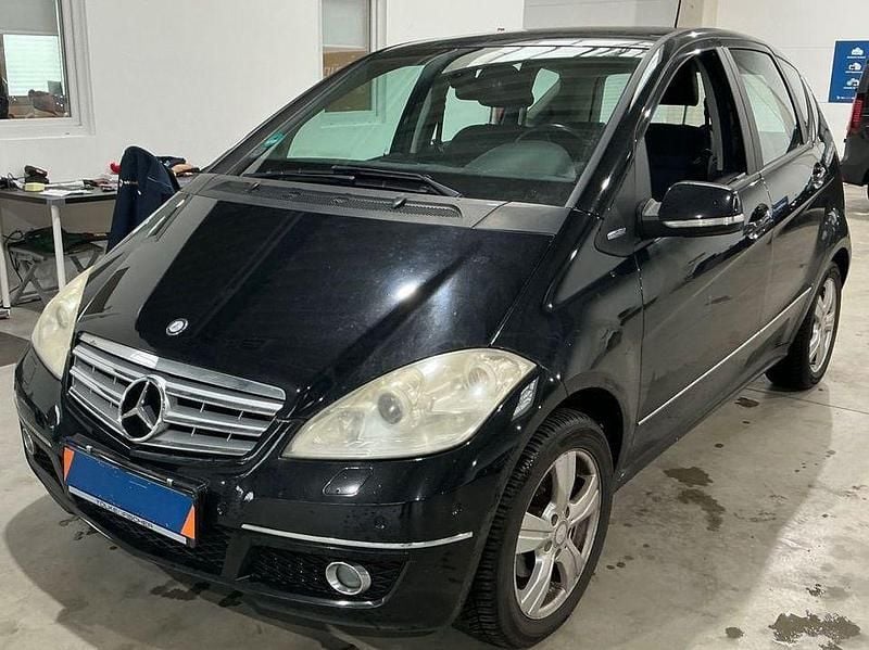 Schwarz Gebraucht 2010 Mercedes A180 Avantgarde Limousine | 6.900 € (Etwas zu teuer) - Bild 1/1
