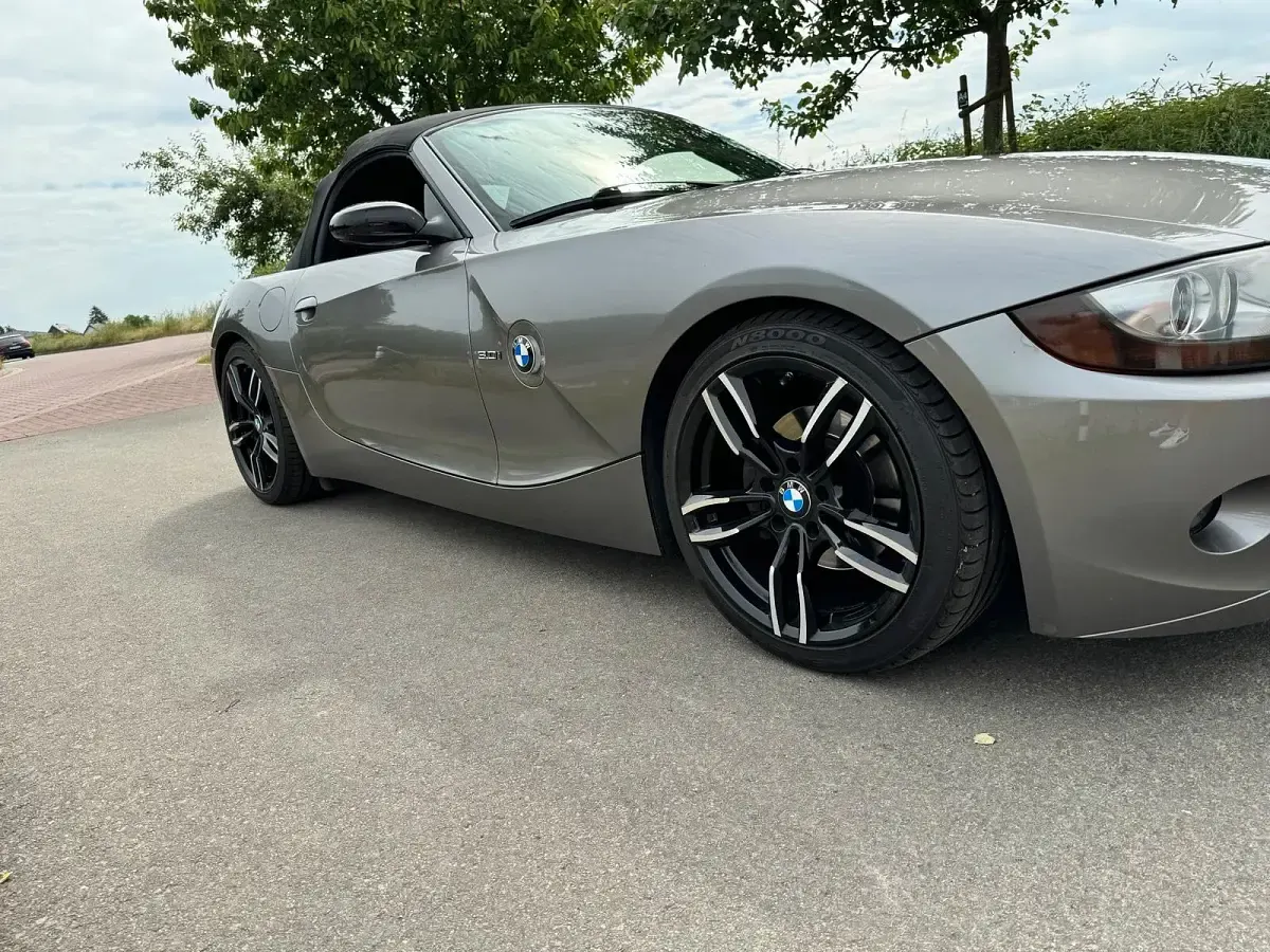 Gebraucht BMW Z4 231 PS (169 kW) 2004 Grau Cabrio