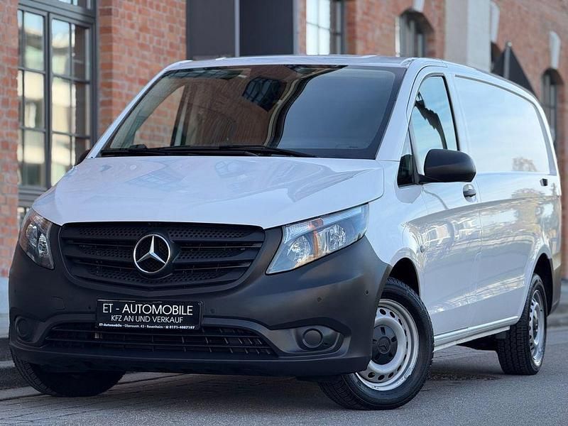 Weiß Gebraucht 2023 Mercedes Vito Van / Kleinbus | 25.990 € (Superpreis) - Bild 1/4
