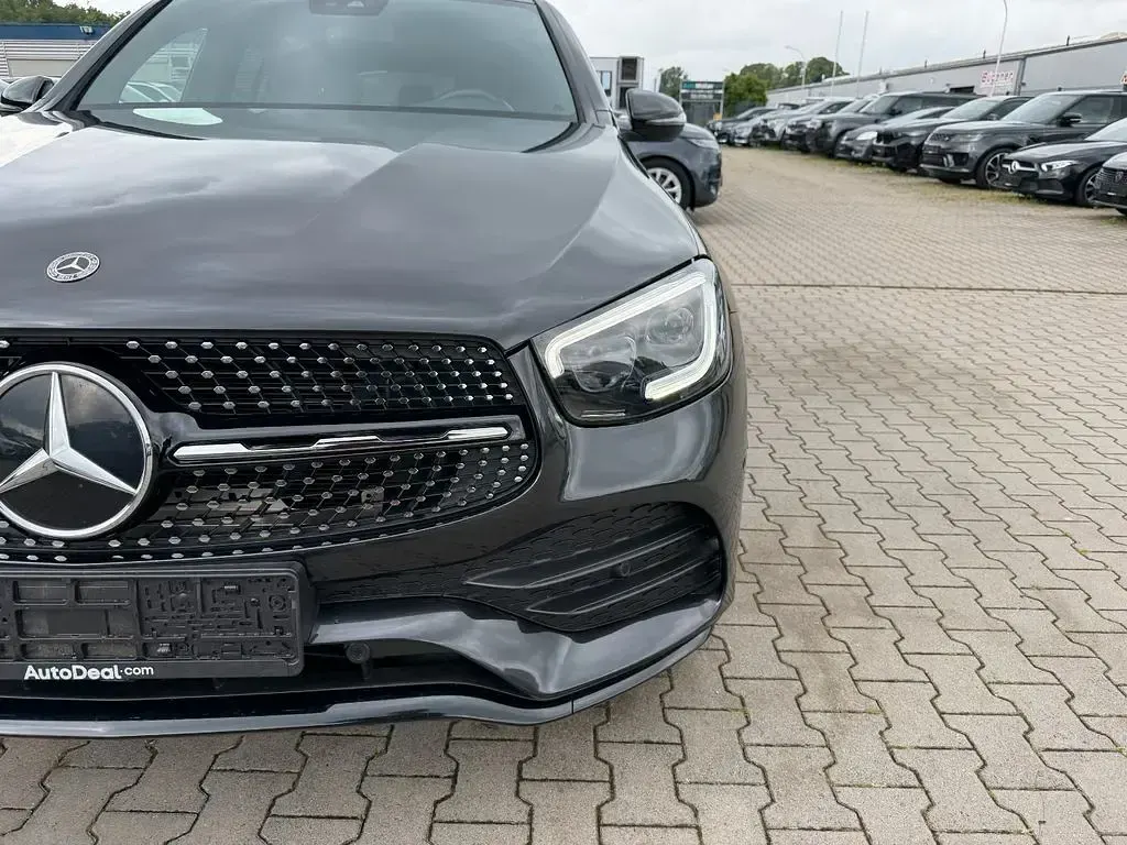 Gebraucht Mercedes GLC300 AMG line 320 PS (235 kW) 2021 Grau SUV