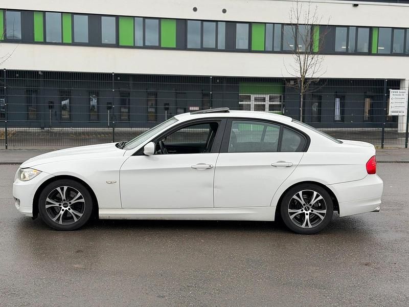 Second-hand BMW 320 163 CP (119 kW) 2012 Alb Berlinǎ