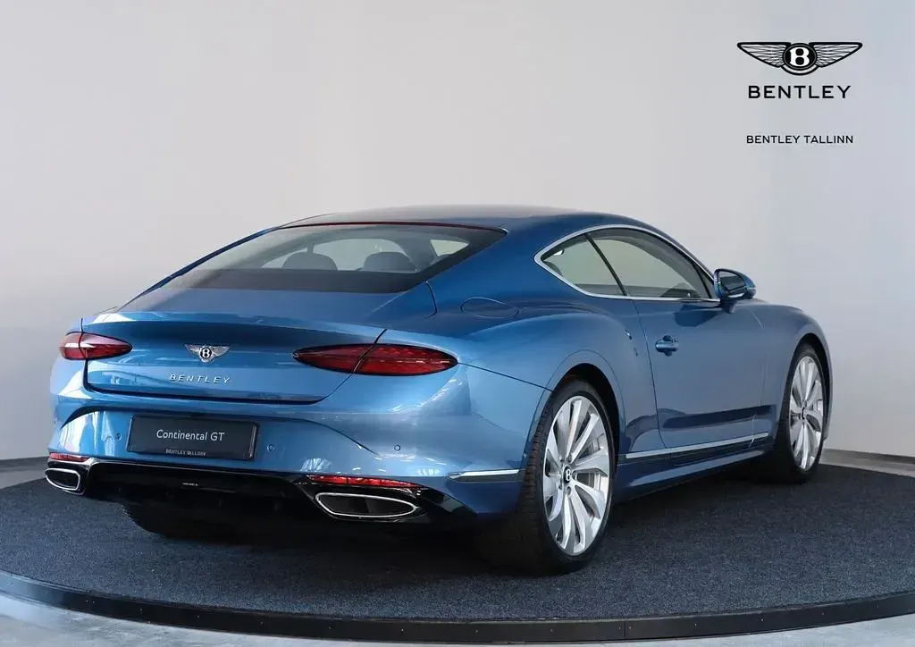 Neu Bentley Continental 680 PS (500 kW) 2026 Blau