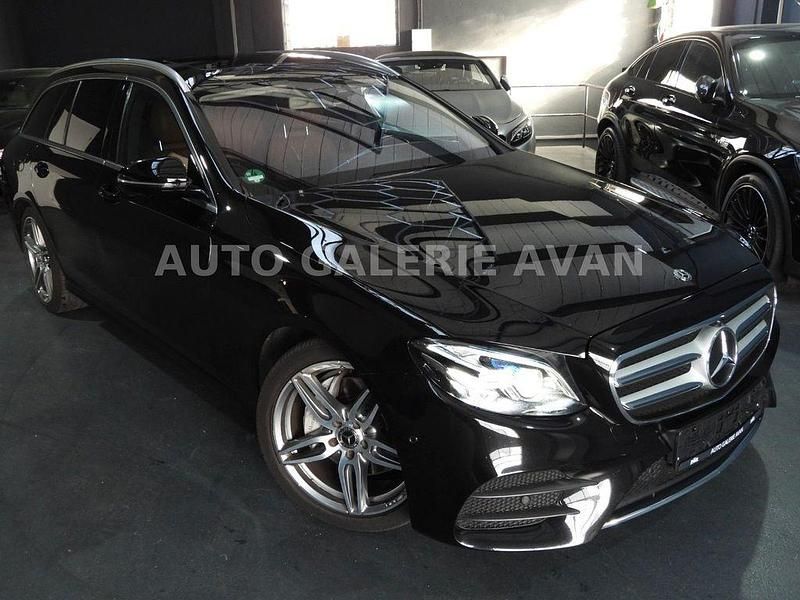 Gebraucht Mercedes E220 AMG line 194 PS (142 kW) 2017 Schwarz Kombi