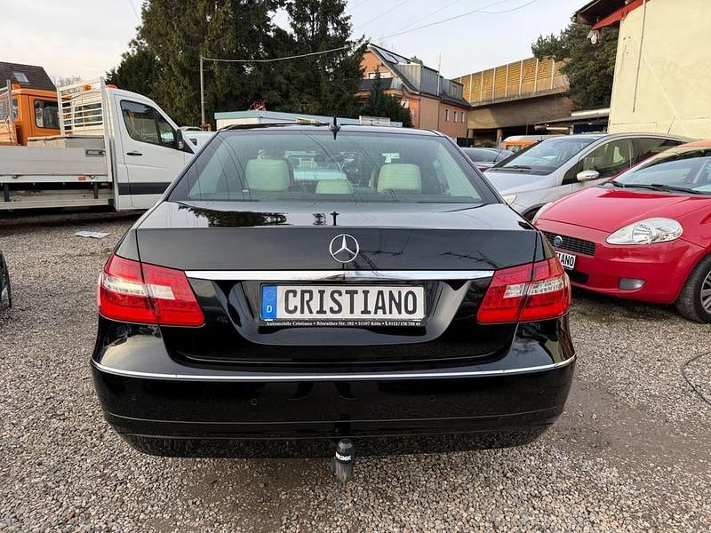 Gebraucht Mercedes E220 170 PS (125 kW) 2009 Schwarz Limousine