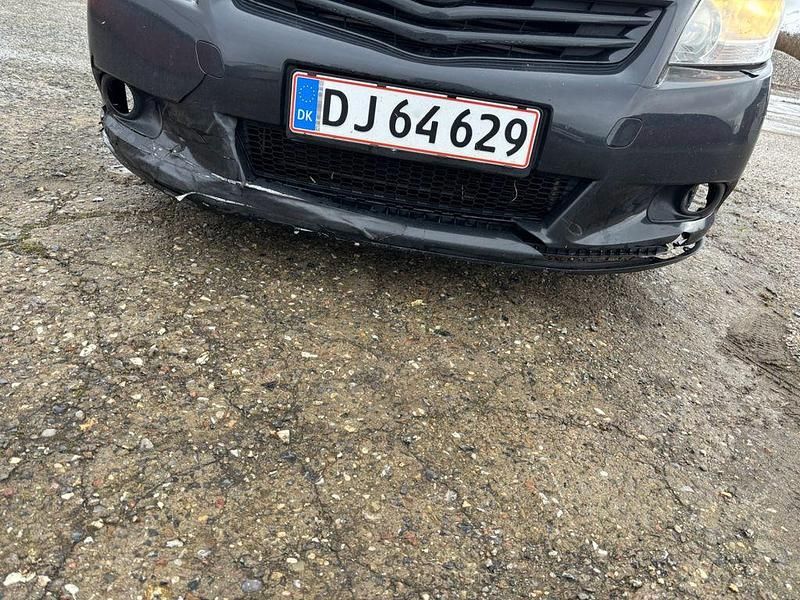 Gebraucht Toyota Verso Basis 126 PS (92 kW) 2009 Schwarz Van / Kleinbus