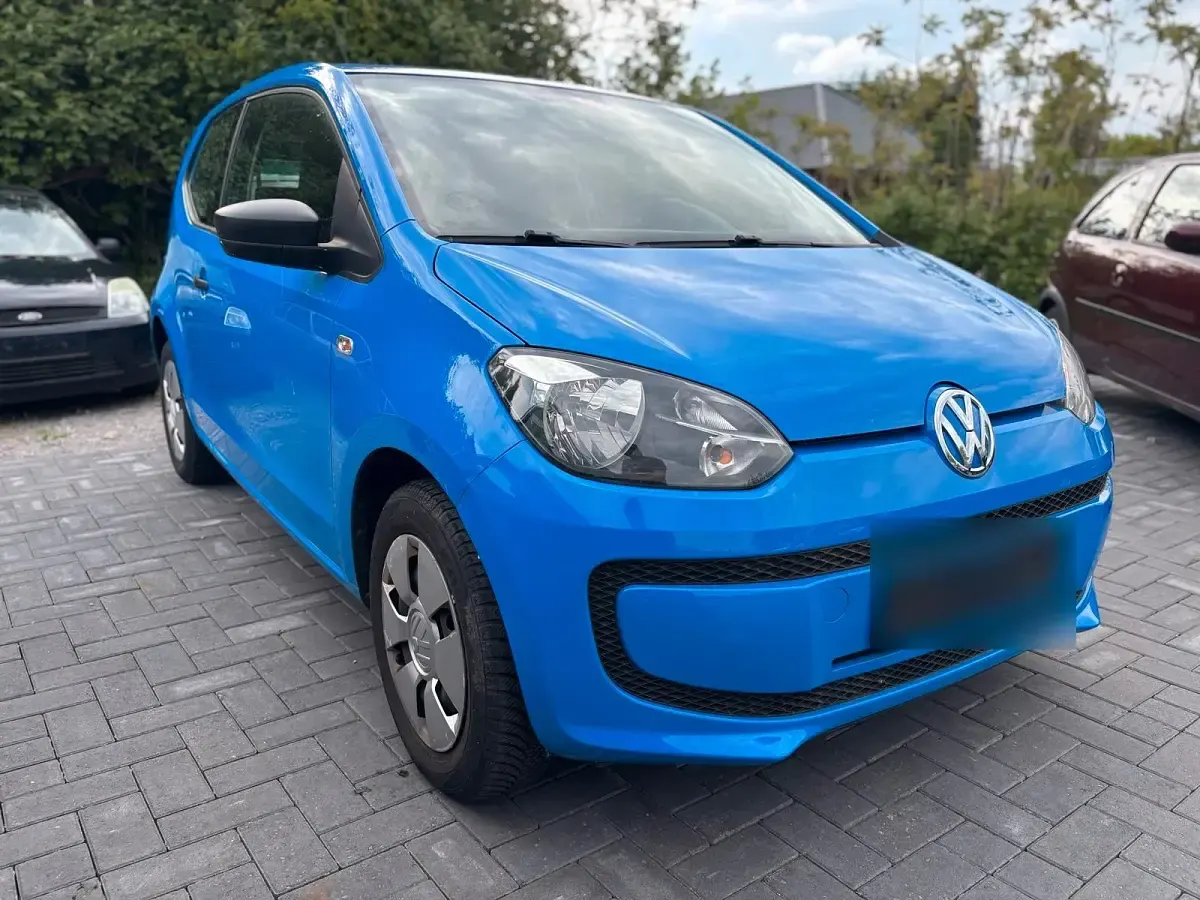Używany VW up! 60 KM (44 kW) 2014 Niebieski Hatchback