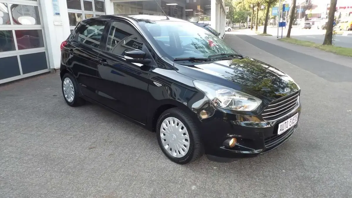Gebraucht Ford Ka Plus Cool & Sound Edition 86 PS (63 kW) 2017 Schwarz Kleinwagen