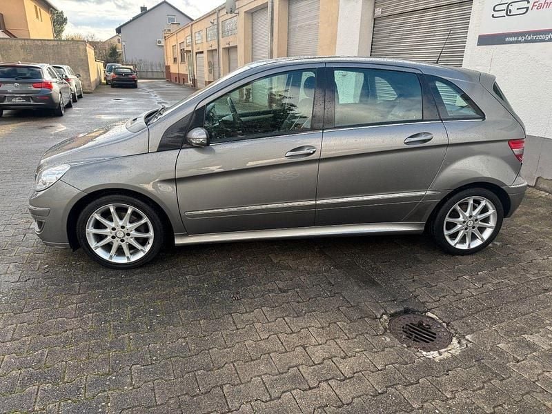 Gebraucht Mercedes E200 193 PS (141 kW) 2006 Grau Limousine