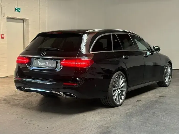 Gebraucht Mercedes E400 AMG 330 PS (242 kW) 2019 Lack obsidianschwarz Kombi