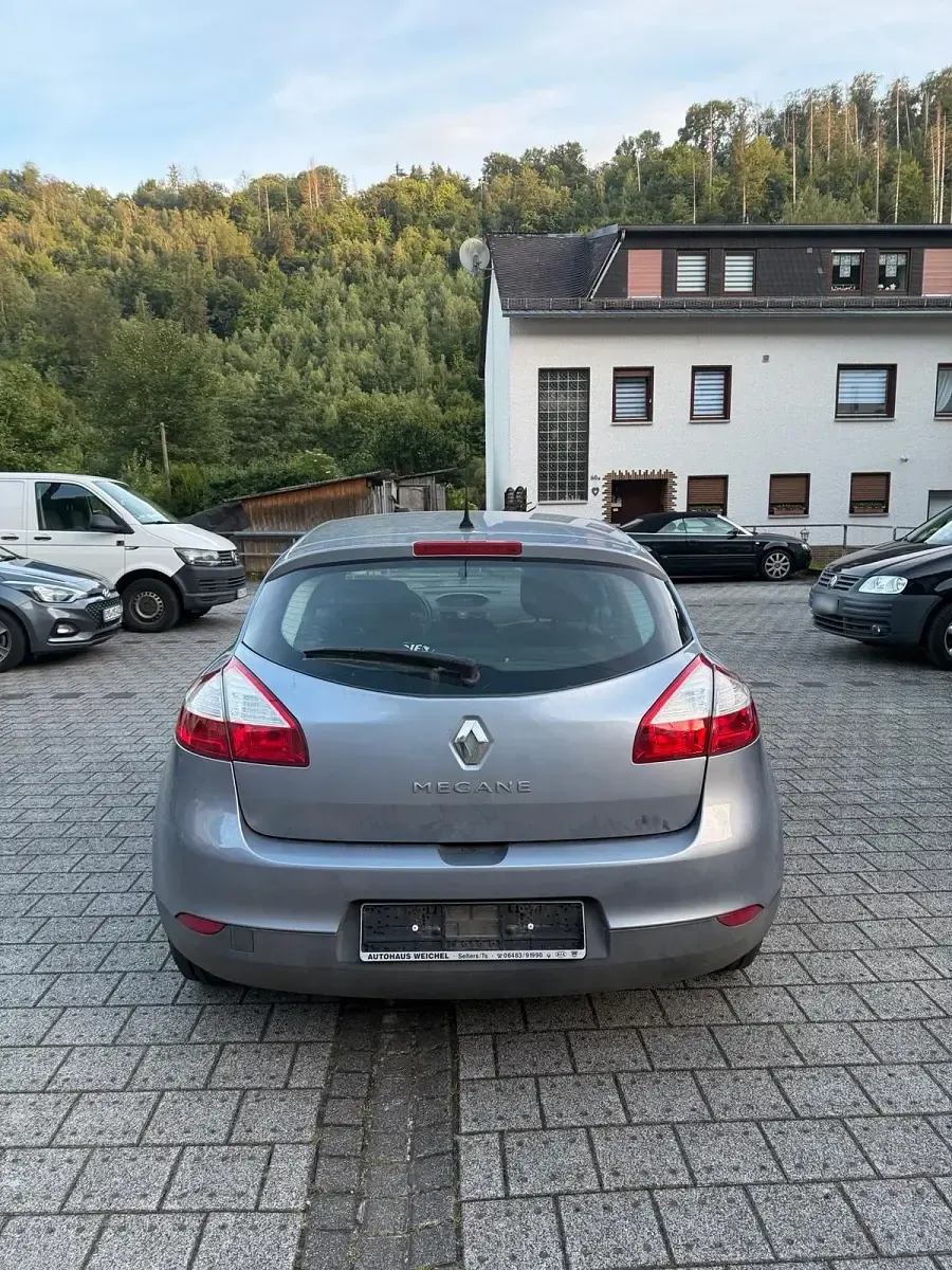 Gebraucht Renault Mégane 101 PS (74 kW) 2010 Silber Kleinwagen