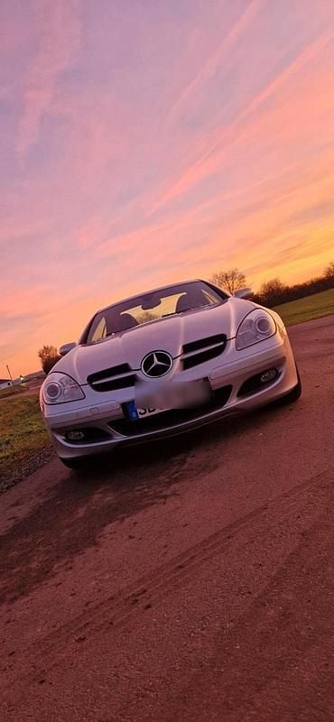 Silber Gebraucht 2004 Mercedes SLK200 Cabrio | 6.400 € - Bild 1/4