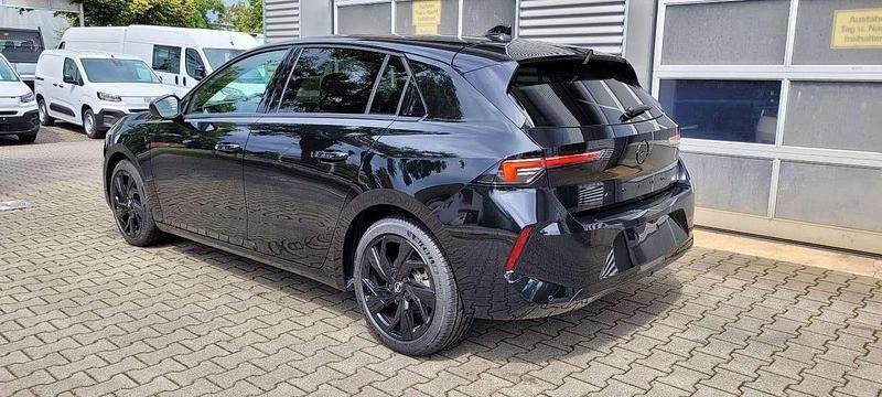 Gebraucht Opel Astra GS Line 131 PS (96 kW) 2022 Schwarz Limousine