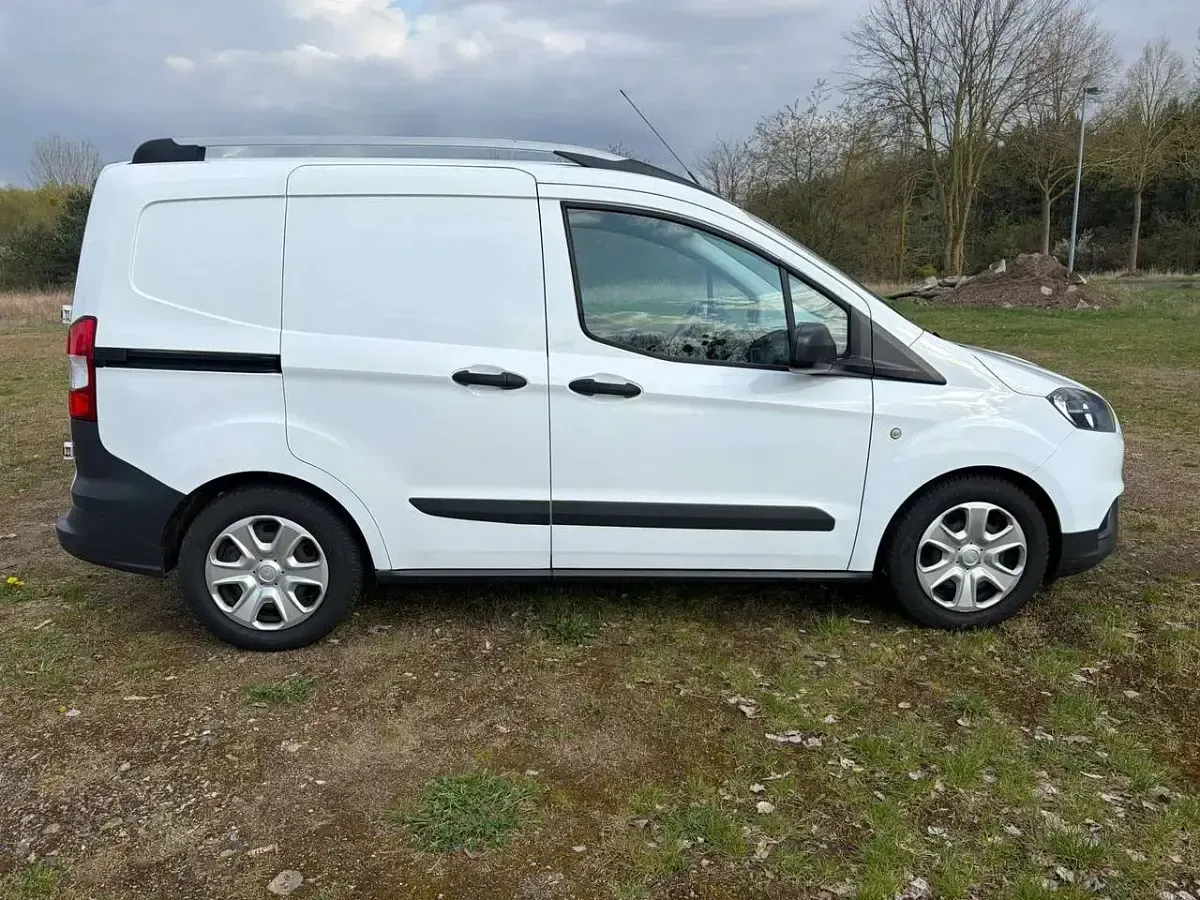 Käytetty Ford Transit Trend 137 HP (100 kW) 2019 Valkoinen Van