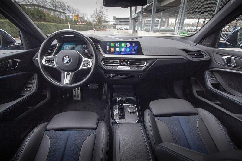 Gebraucht BMW 118 M Performance 136 PS (100 kW) 2024 Blau Kleinwagen