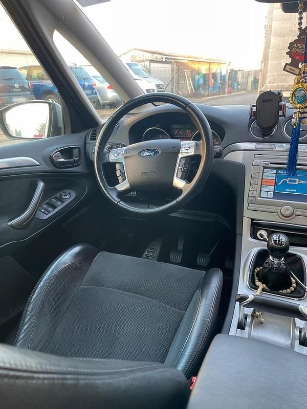 Gebraucht Ford S-MAX Titanium 140 PS (102 kW) 2007 Silber Van / Kleinbus