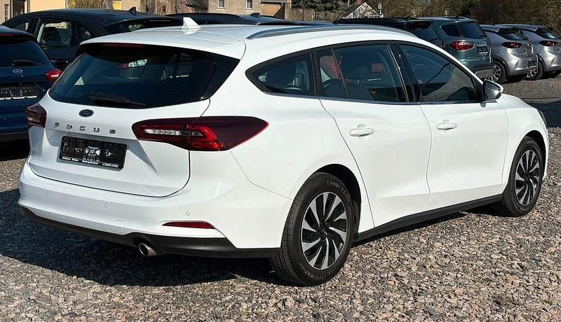 Gebraucht Ford Focus Titanium 116 PS (85 kW) 2023 Weiß Kombi