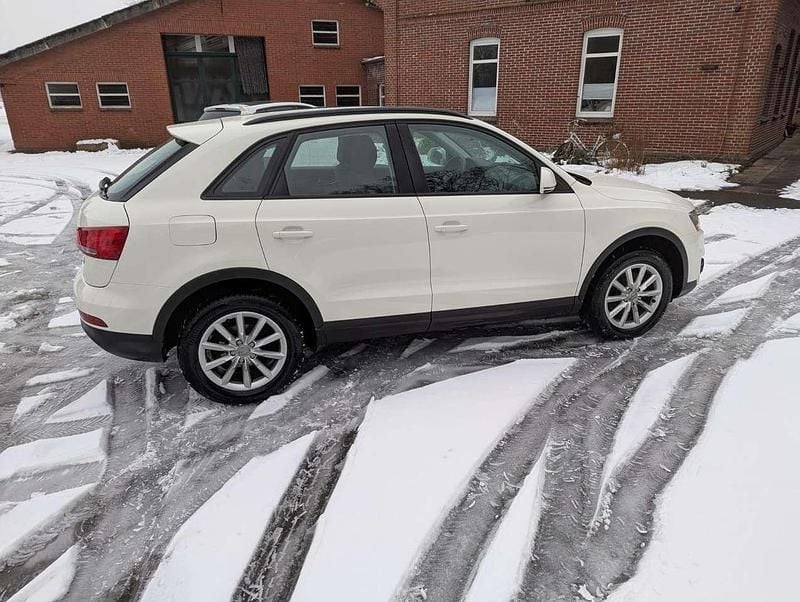Weiß Gebraucht 2014 Audi Q3 Design SUV | 7.900 € (Superpreis) - Bild 1/4