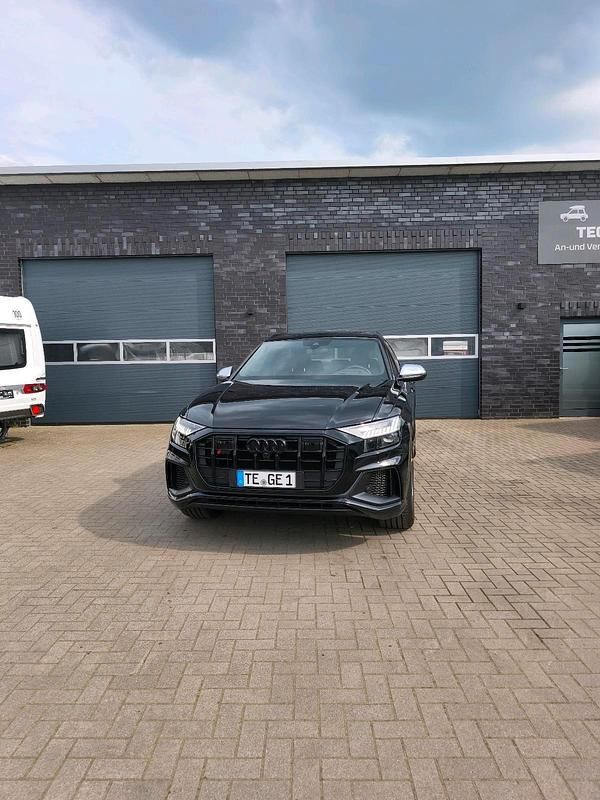 Second-hand Audi SQ8 435 CP (319 kW) 2020 Negru SUV