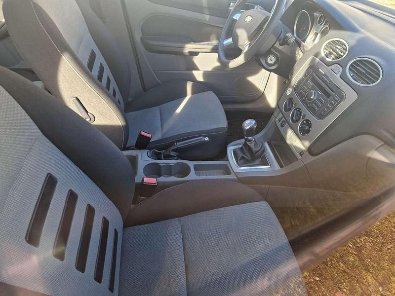 Gebraucht 2010 Ford Focus Ghia Limousine | 800 € (Superpreis) - Bild 1/4