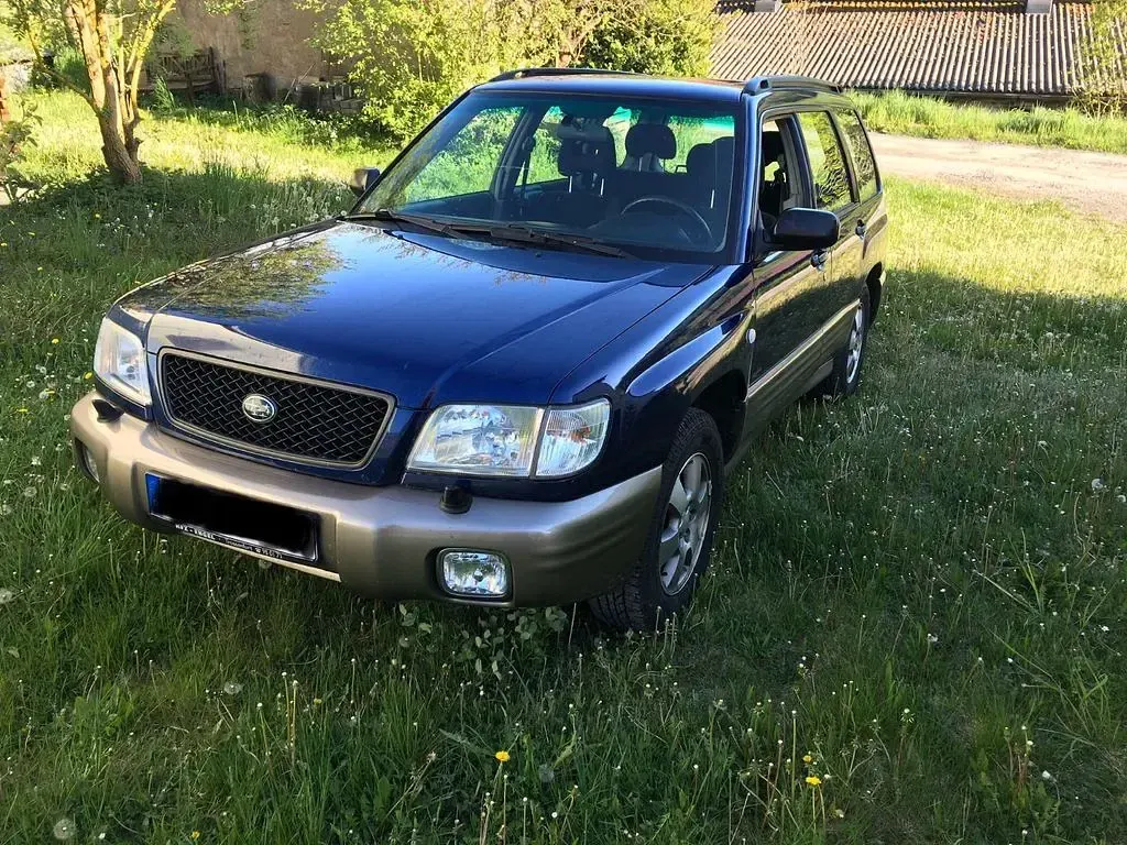 Second-hand Subaru Forester 125 CP (91 kW) 2000 Albastru SUV
