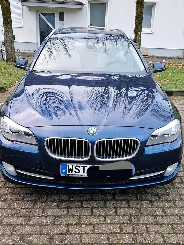 Blau Gebraucht 2013 BMW 520 Kombi | 8.800 € (Guter Preis) - Bild 1/4