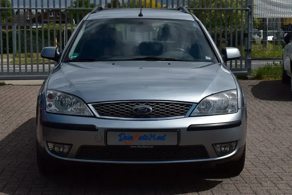 Gebraucht Ford Mondeo Trend 131 PS (96 kW) 2007 Silber Limousine