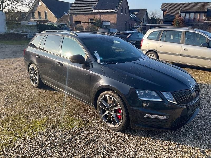 Schwarz Gebraucht 2017 Skoda Octavia RS Kombi | 13.490 € (Fairer Preis) - Bild 1/4