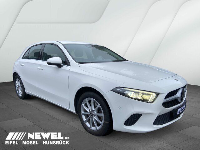 Gebraucht Mercedes A250 160 PS (117 kW) 2021 Polarweiß Limousine