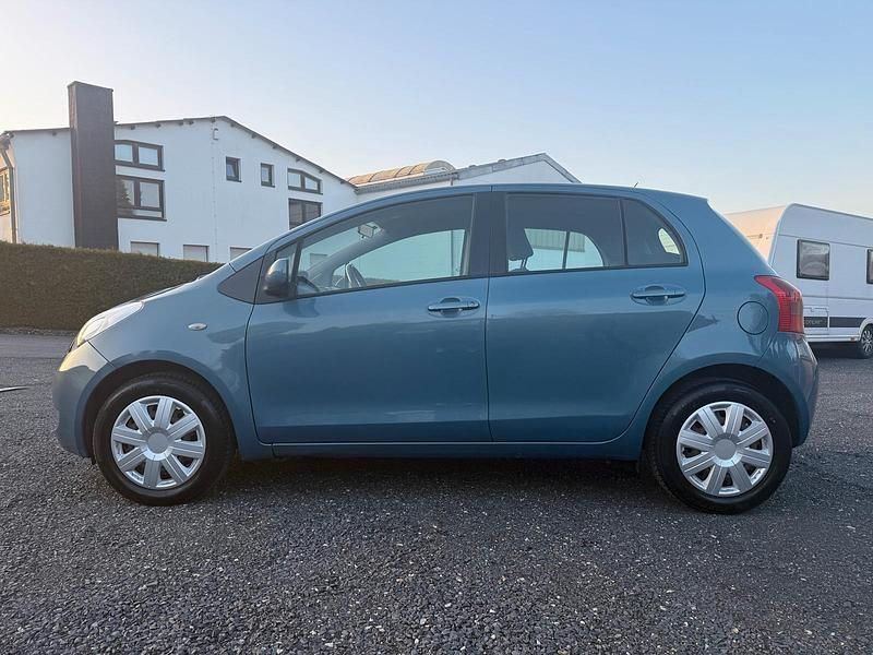 Gebraucht Toyota Yaris 87 PS (63 kW) 2008 Blau Kleinwagen