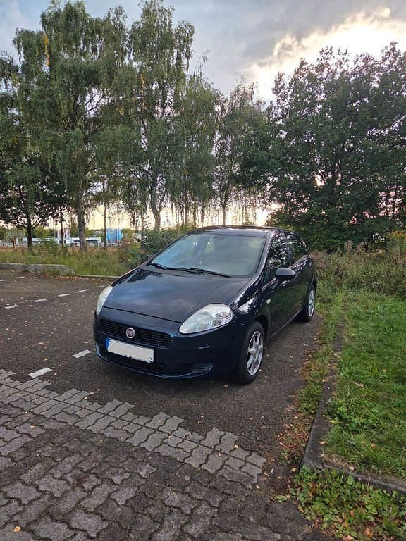 Blau Gebraucht 2012 Fiat Punto Evo Kleinwagen | 1.900 € (Guter Preis) - Bild 1/4