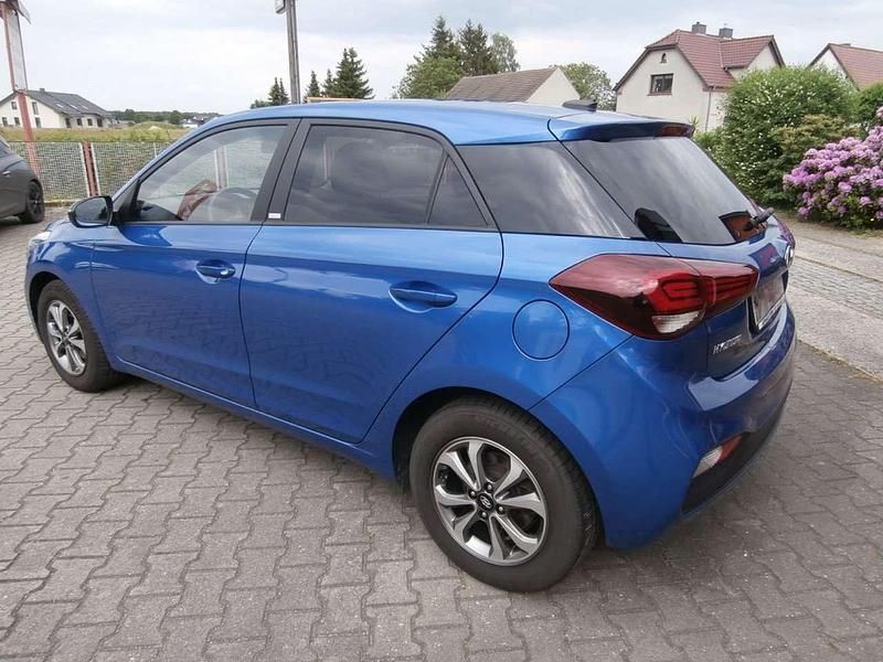 Gebraucht Hyundai i20 YES! 84 PS (61 kW) 2020 Blau Kleinwagen
