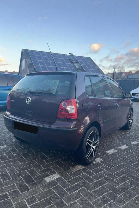 Używany VW Polo 54 KM (39 kW) 2002 Purpurowy Hatchback
