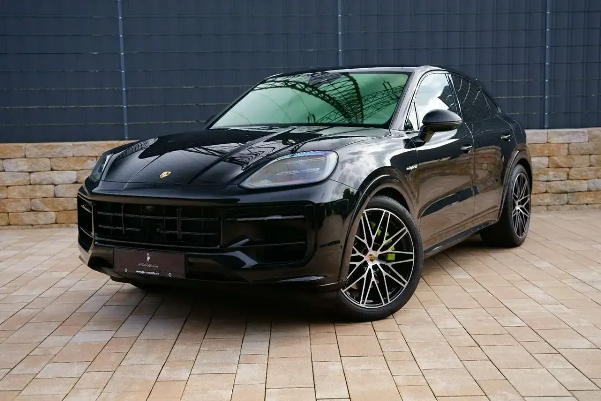 Gebraucht Porsche Cayenne 519 PS (381 kW) 2025 Schwarz SUV