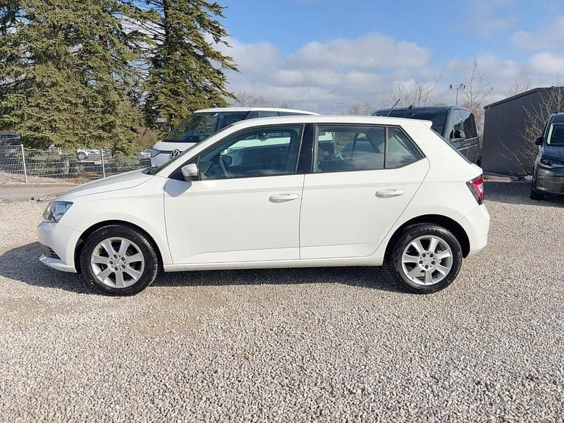 Gebraucht Skoda Fabia Active 60 PS (44 kW) 2015 Weiß Kleinwagen