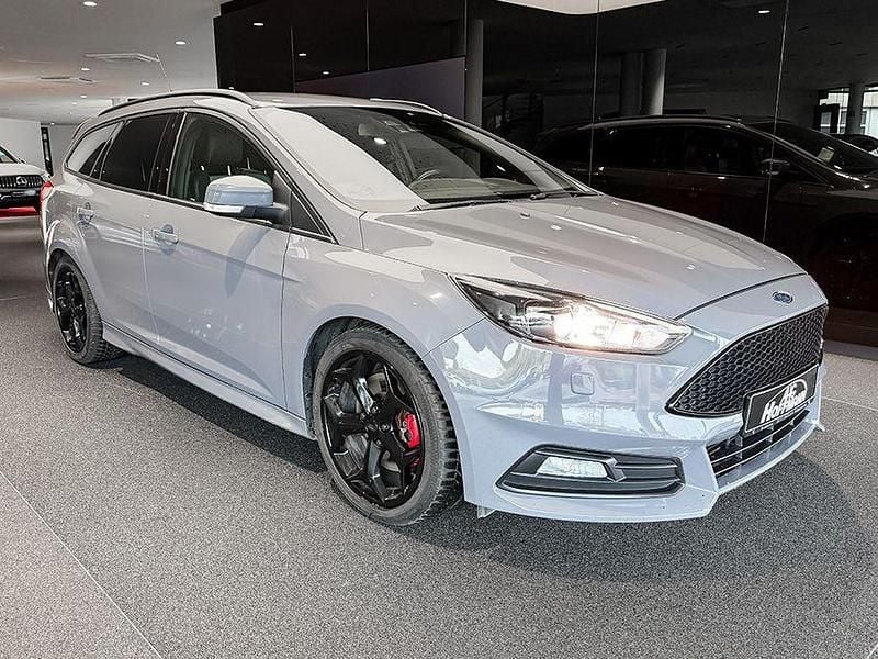 Gebraucht Ford Focus ST 250 PS (183 kW) 2016 Grau Limousine