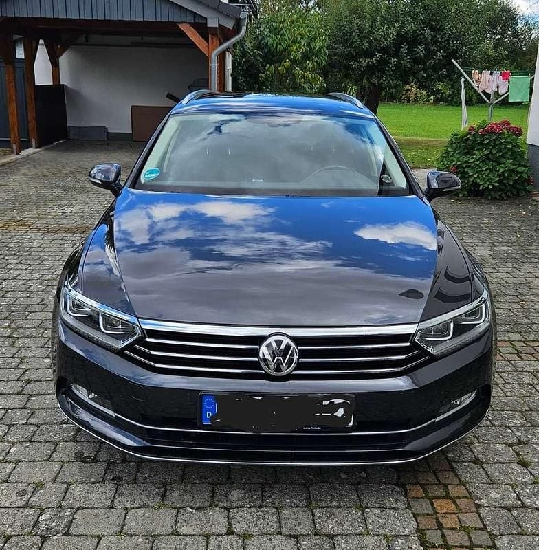 Gebraucht VW Passat Highline 179 PS (131 kW) 2018 Schwarz Kombi
