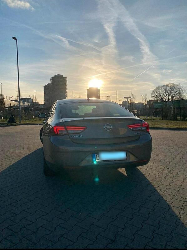 Usata Opel Insignia 165 CV (121 kW) 2018 Grigio Berlina