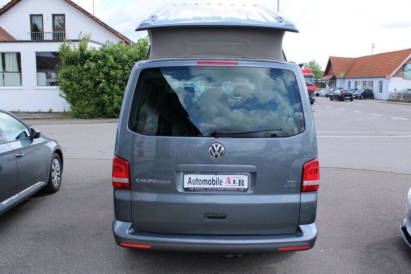 Gebraucht VW T5 Beach 140 PS (102 kW) 2012 Grau Van