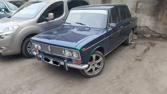 Usata Lada 2103 75 CV (55 kW) 1982 Blu Berlina