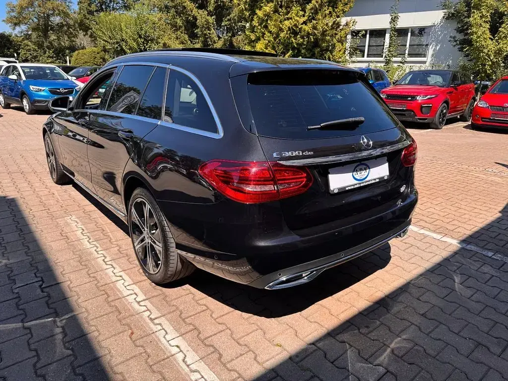 Gebraucht Mercedes C300e 306 PS (225 kW) 2021 Schwarz Kombi