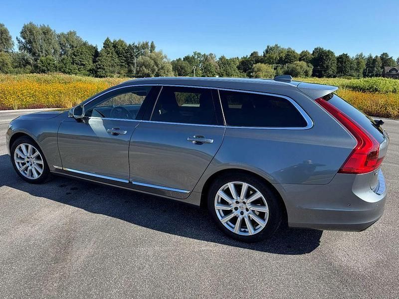 Grau Gebraucht 2018 Volvo V90 Inscription Kombi | 21.600 € (Fairer Preis) - Bild 1/4