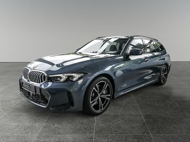 Blau Gebraucht 2024 BMW 330 Performance Kombi | 40.990 € (Guter Preis) - Bild 1/4